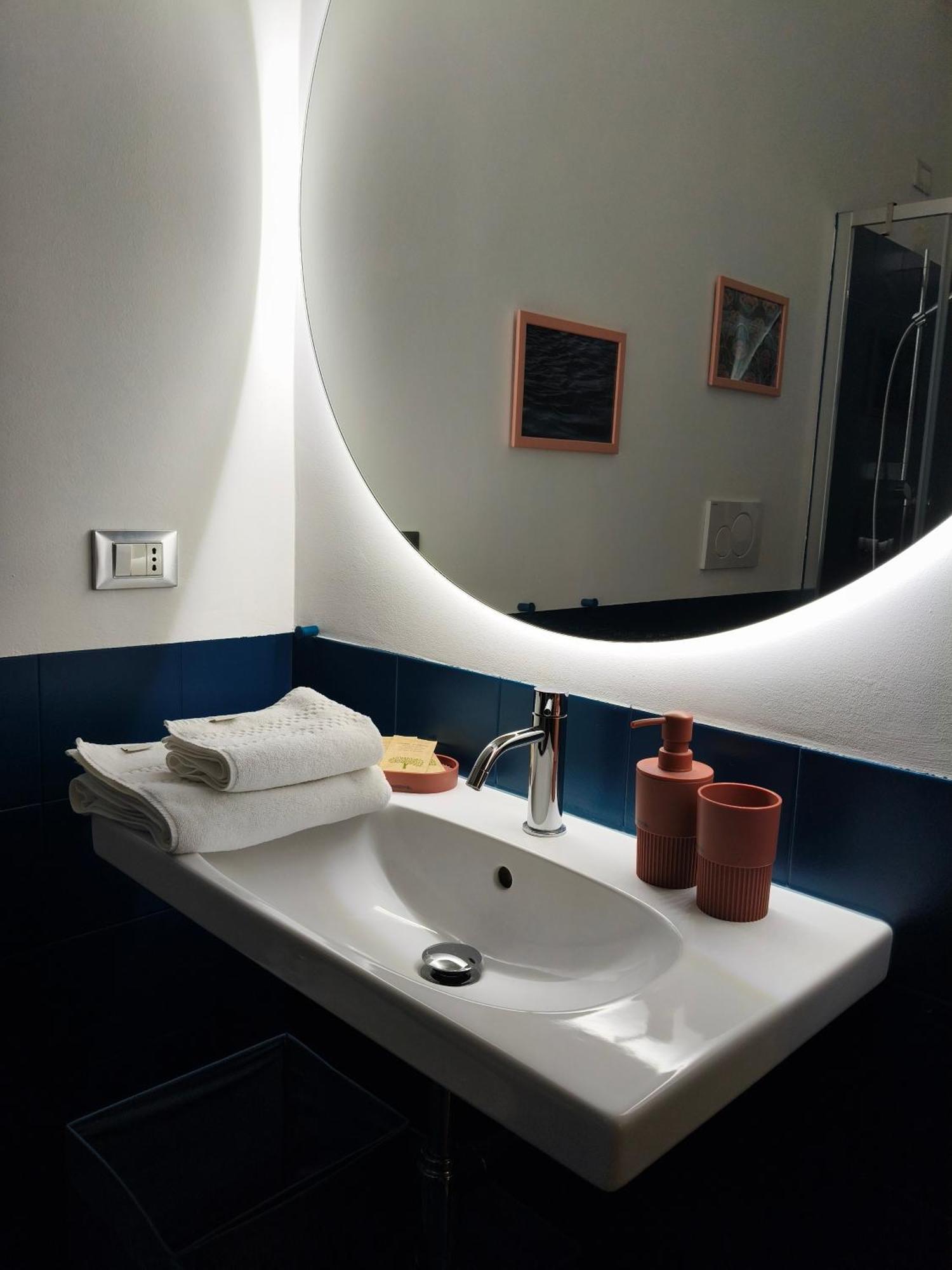 Fluere - Via Riva Reno Apartment โบโลญญา ภายนอก รูปภาพ